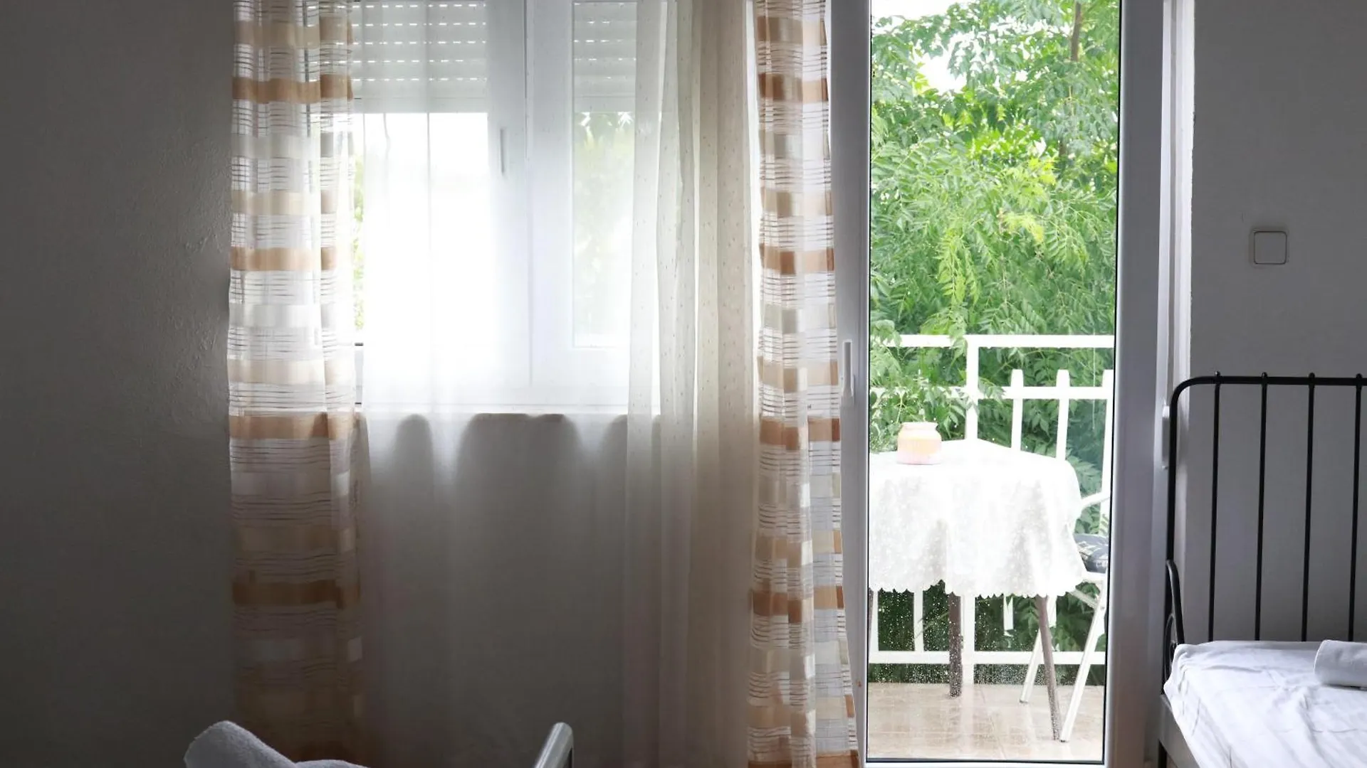 Apartments Mrdan Seget Vranjica